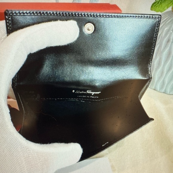 BUNDLE OF 2 - Salvatore Ferragamo Wallet & Bracelet - Picture 9 of 16